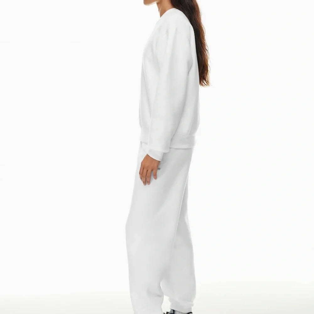 Aritzia Tna Cozy Fleece Perfect Crew Sweatshirt - Picture 7 of 8